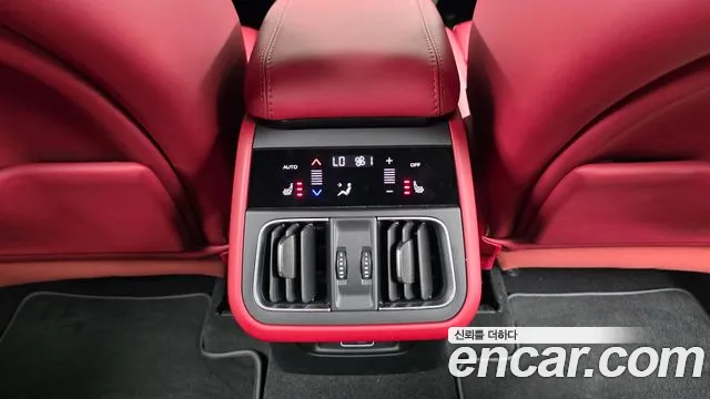 Maserati Grecale — Фото автомобиля 16