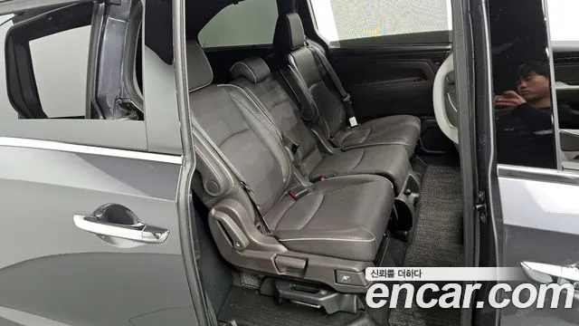 Honda Odyssey — Фото автомобиля 12