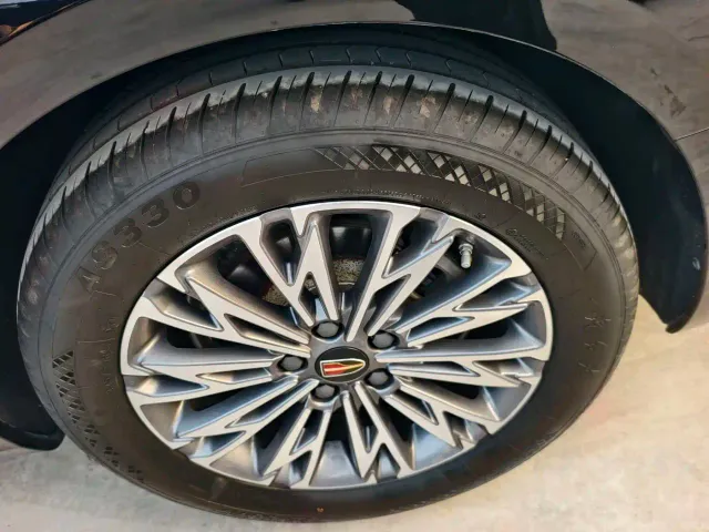 Hongqi H5 — Фото автомобиля 13