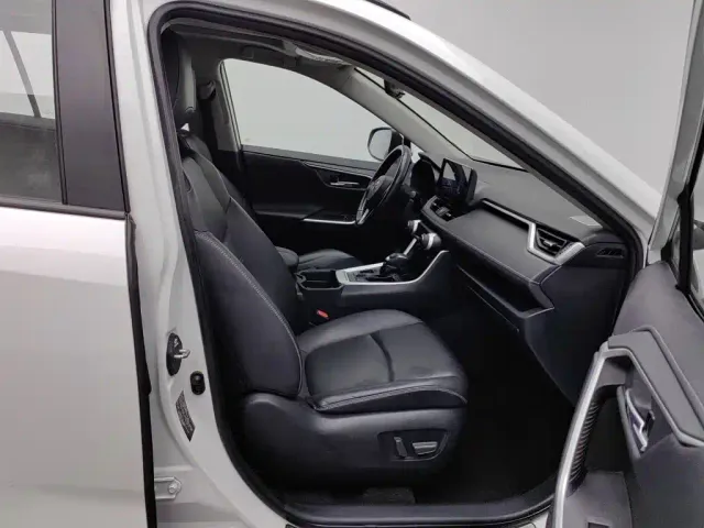 Toyota RAV4 — Фото автомобиля 23