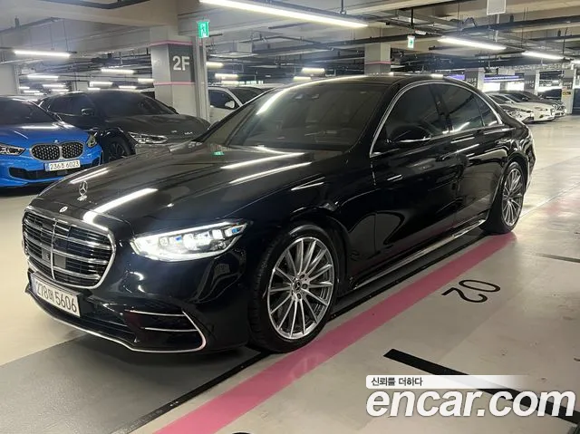 Фотография автомобиля — Mercedes-Benz S-Class