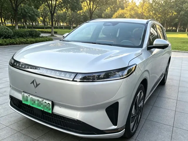 Фотография автомобиля — Dongfeng eπ 008
