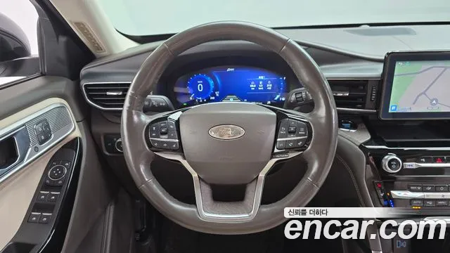 Ford Explorer Explorer 6 поколение 3.0 Platinum 4WD — Фото автомобиля 12