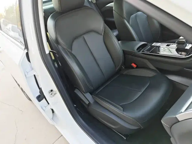 Roewe i6 MAX EV — Фото автомобиля 24