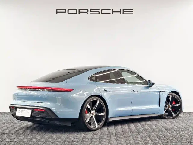 Porsche Taycan — Фото автомобиля 8