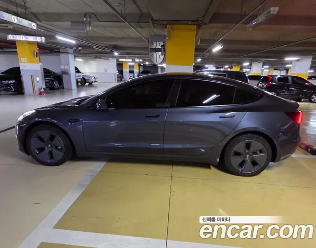 Фотография автомобиля — Tesla Model 3