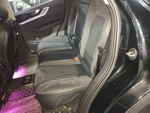 Hongqi HS5 — Фото автомобиля 16