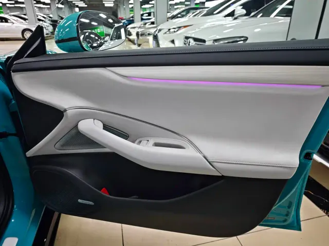 Xiaomi SU7 — Фото автомобиля 21
