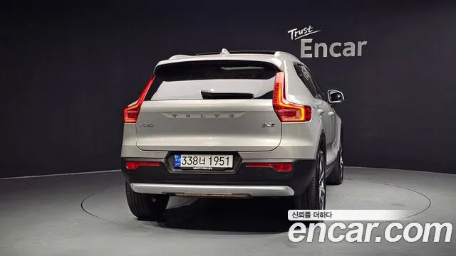 Вольво XC40 B4 Ultimate Bright — Фото автомобиля 4