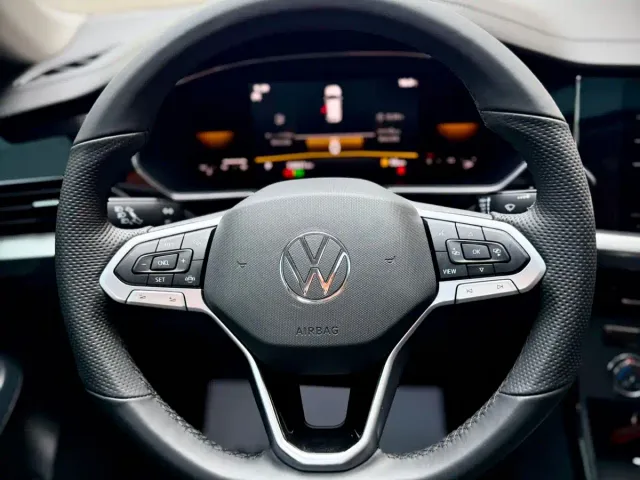 Volkswagen Passat — Фото автомобиля 19