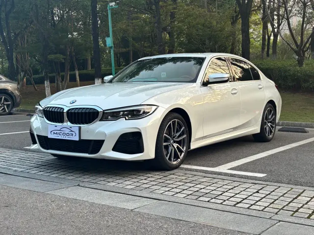 Фотография автомобиля — BMW 3 Series