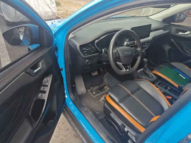 Ford Focus — Фото автомобиля 13