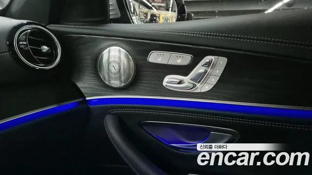Mercedes-Benz E-Class — Фото автомобиля 17