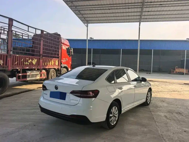 Volkswagen Lavida — Фото автомобиля 4