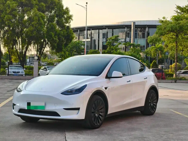 Фотография автомобиля — Tesla Model Y