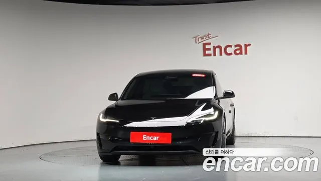 Tesla Model 3 — Фото автомобиля 3