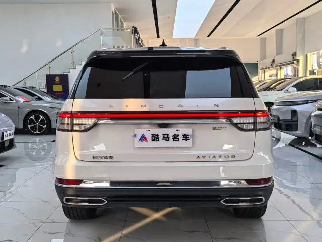 Lincoln Aviator — Фото автомобиля 15