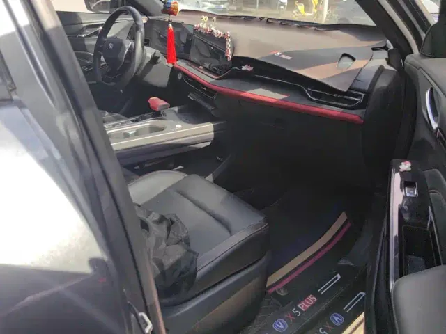 Changan X5 Plus — Фото автомобиля 8
