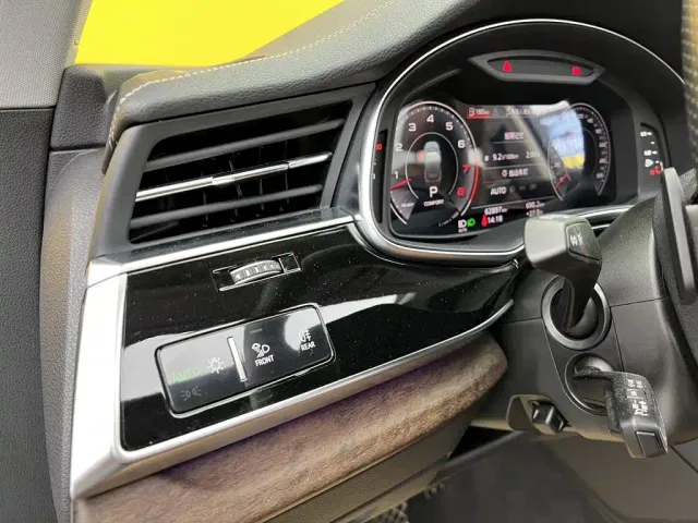 Audi Q7 — Фото автомобиля 12