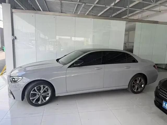 Mercedes-Benz E-Class — Фото автомобиля 8