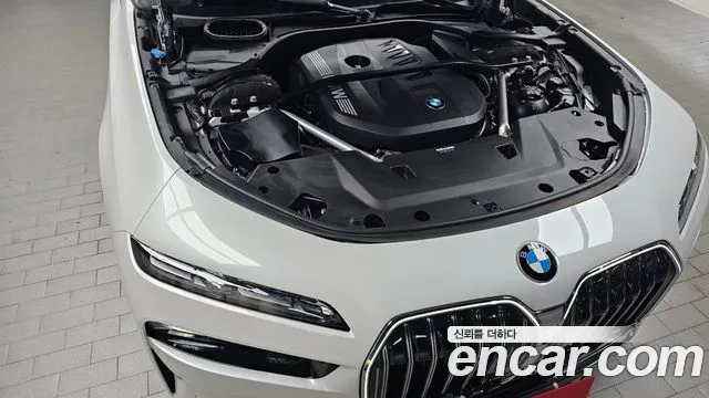 BMW 7 Series G70 — Фото автомобиля 9