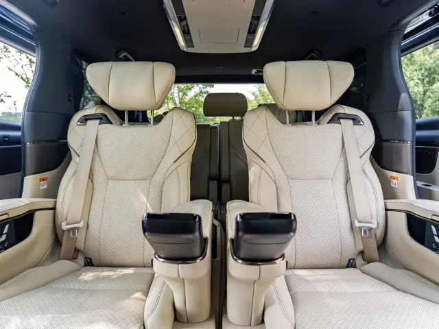 Toyota Vellfire — Фото автомобиля 8
