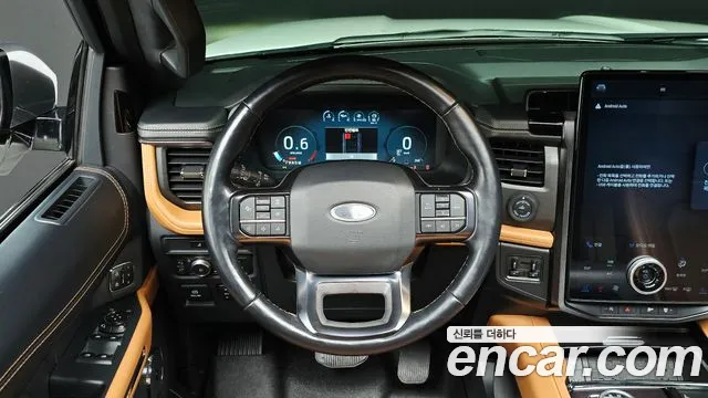 Ford Expedition — Фото автомобиля 20