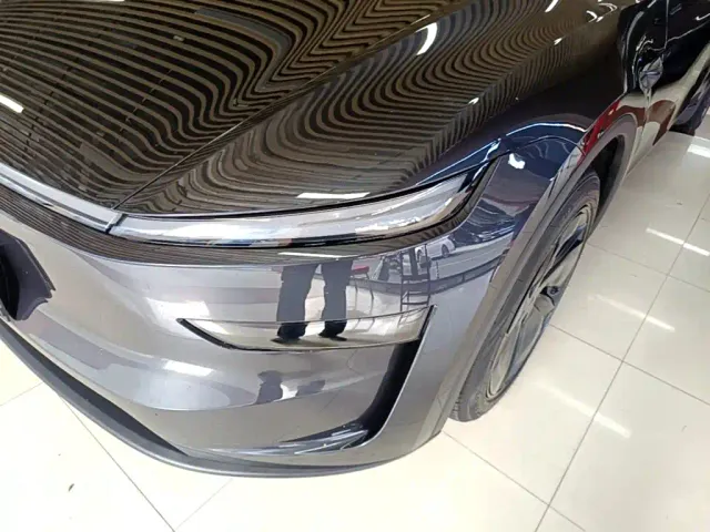 Tesla Model Y — Фото автомобиля 23