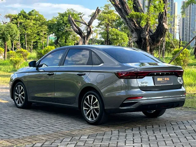 Geely Emgrand — Фото автомобиля 7