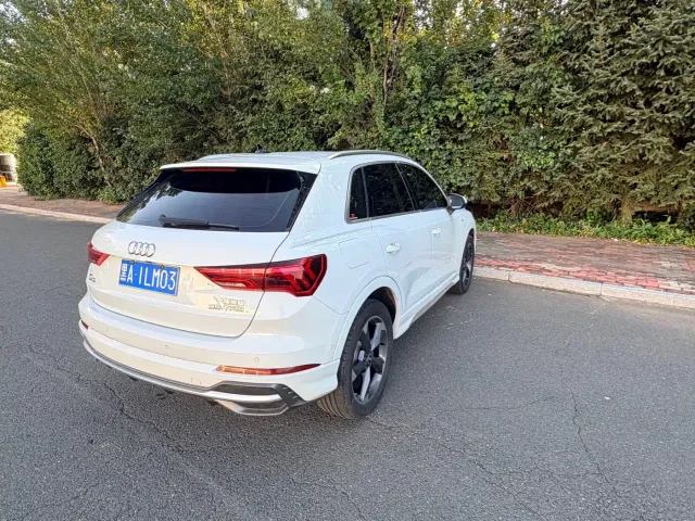 Audi Q3 — Фото автомобиля 4