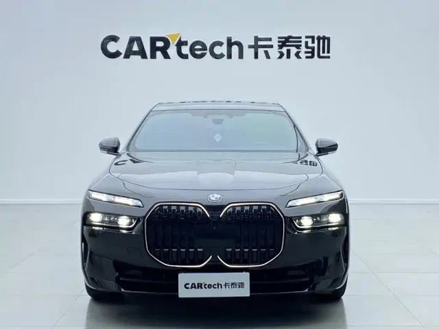 BMW 7 Series — Фото автомобиля 2