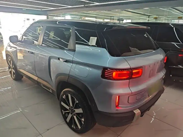 Geely ICON — Фото автомобиля 4