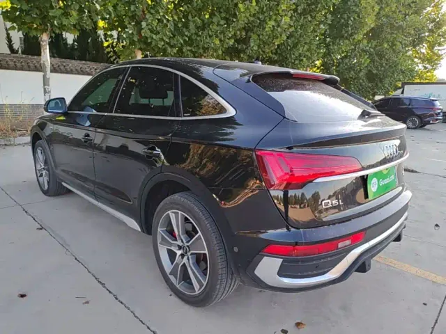 Audi Q5L Sportback — Фото автомобиля 4