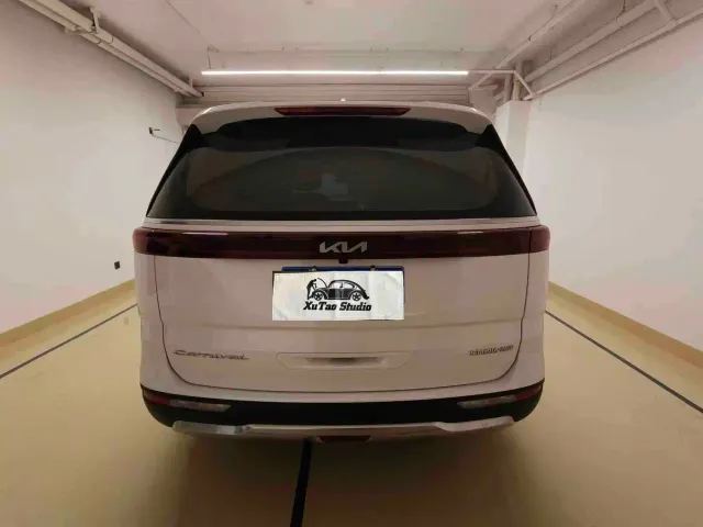 Kia Carnival — Фото автомобиля 9