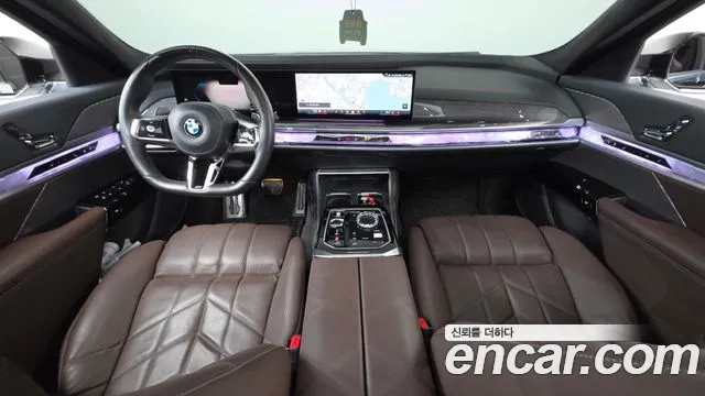BMW 7 Series G70 — Фото автомобиля 10