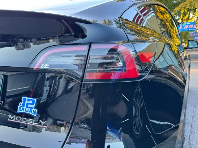 Tesla Model Y — Фото автомобиля 6