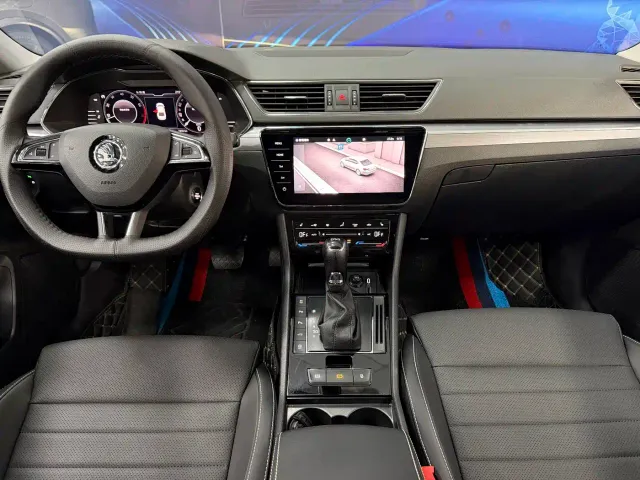 Skoda Superb — Фото автомобиля 9