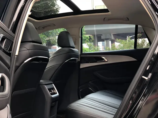 Hongqi H5 — Фото автомобиля 22