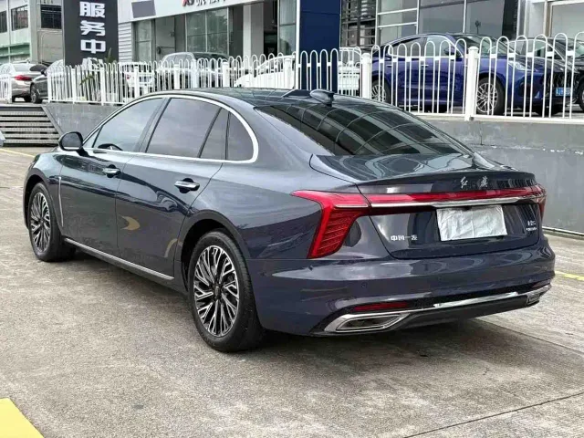 Hongqi H5 — Фото автомобиля 3