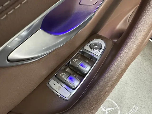 Mercedes-Benz E-Class — Фото автомобиля 5