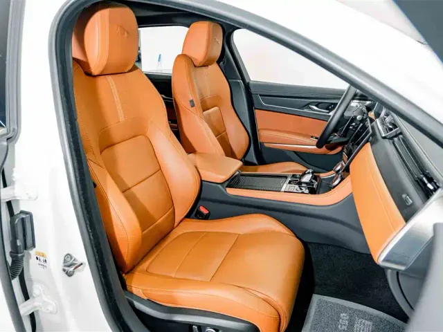Jaguar XFL — Фото автомобиля 21