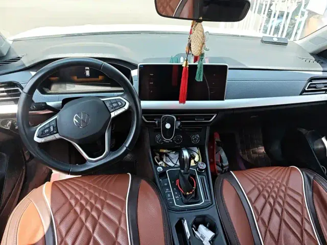 Volkswagen Lavida — Фото автомобиля 12