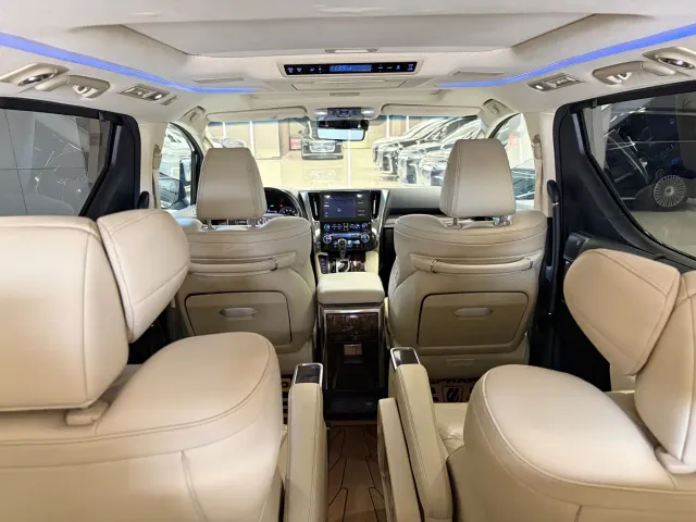 Toyota Alphard — Фото автомобиля 16