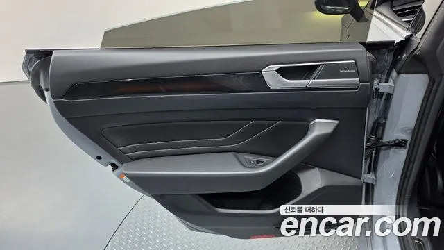 Volkswagen Arteon Arteon 2.0 TDI R-LINE 4Motion — Фото автомобиля 24