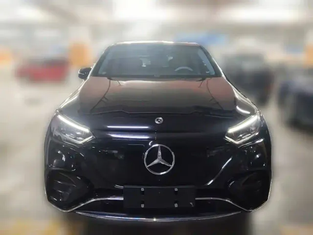 Mercedes-Benz EQE SUV — Фото автомобиля 4