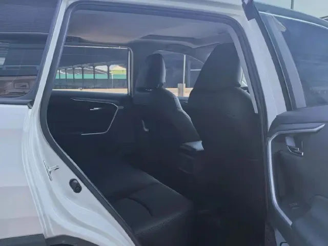 Toyota RAV4 — Фото автомобиля 9