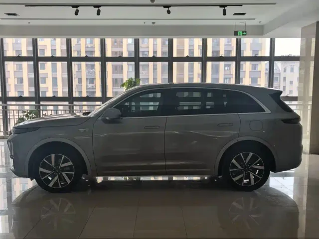 Li Auto L7 — Фото автомобиля 3