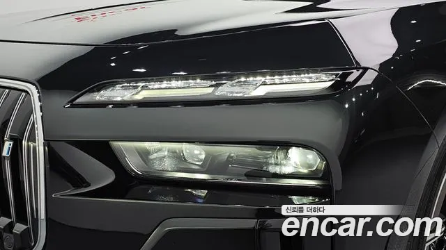 BMW i7 G70 — Фото автомобиля 7