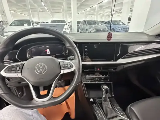 Volkswagen Passat — Фото автомобиля 3