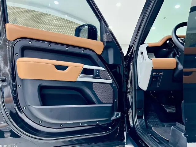 Land Rover Defender — Фото автомобиля 21